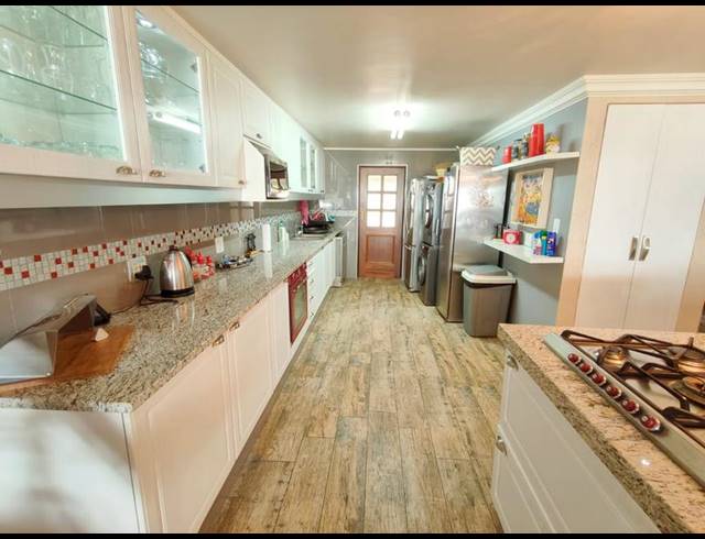 4 BEDROOM HOUSE FOR SALE IN VAAL MARINA